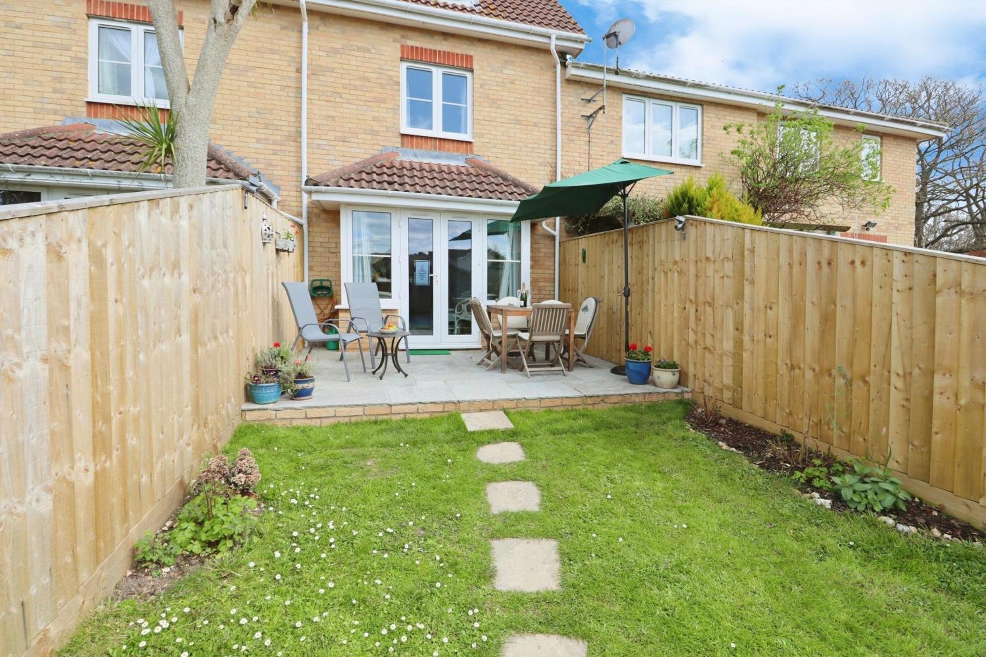 28 Anchorage Way *